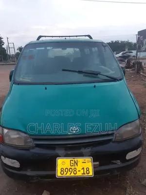 Toyota HiAce 2011 Green