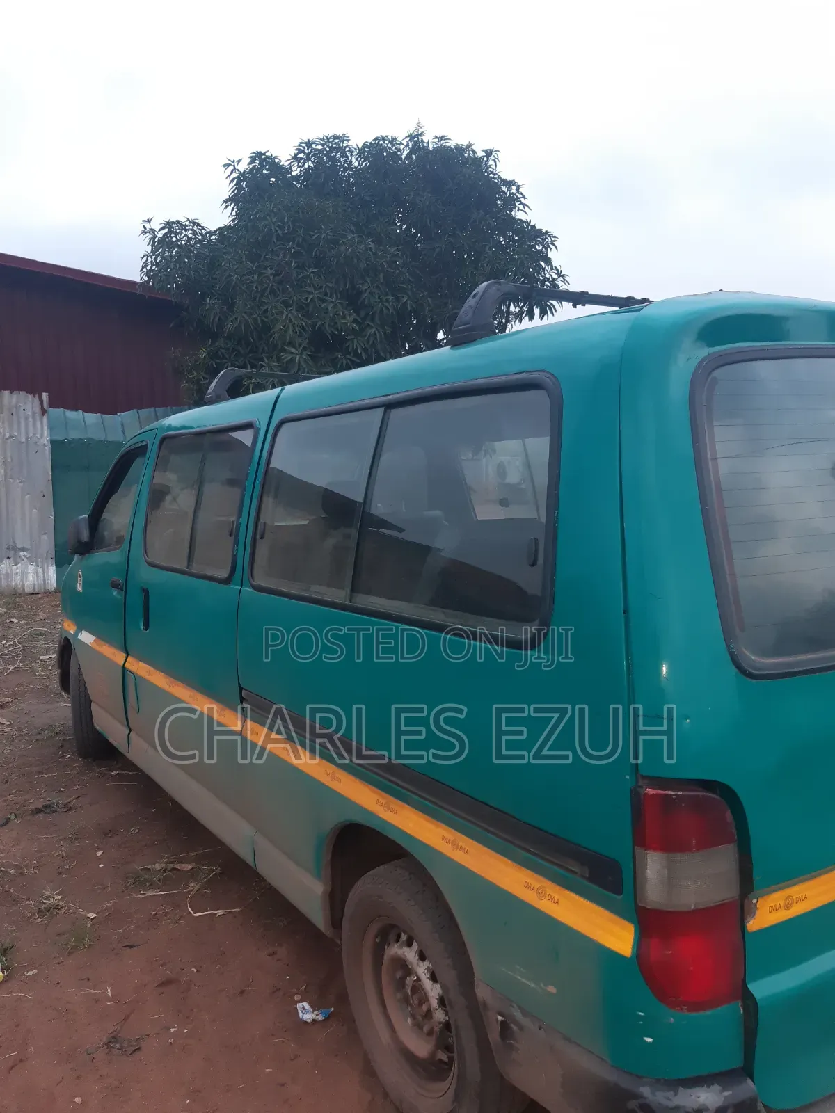 Toyota HiAce 2011 Green