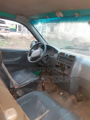 Toyota HiAce 2011 Green