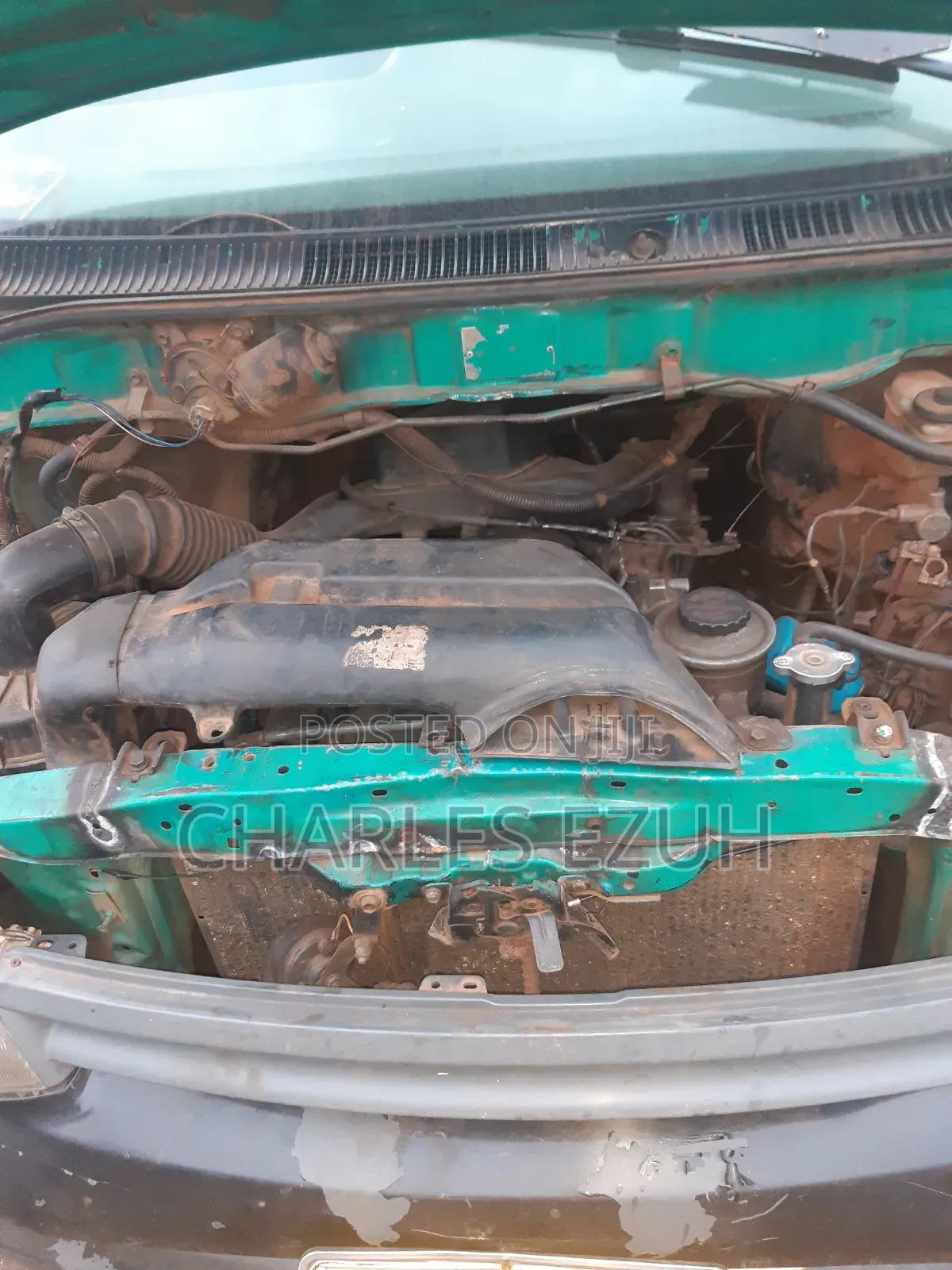 Toyota HiAce 2011 Green