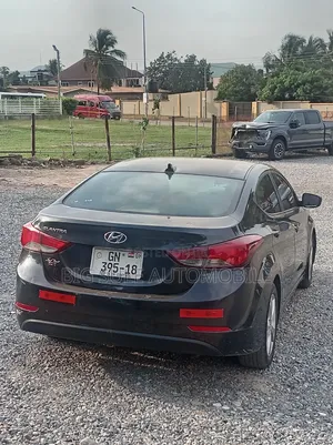 Hyundai Elantra Limited Sedan FWD (1.8L 4cyl 6A) 2016 Black