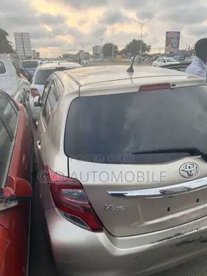 Toyota Vitz 2016 Gold