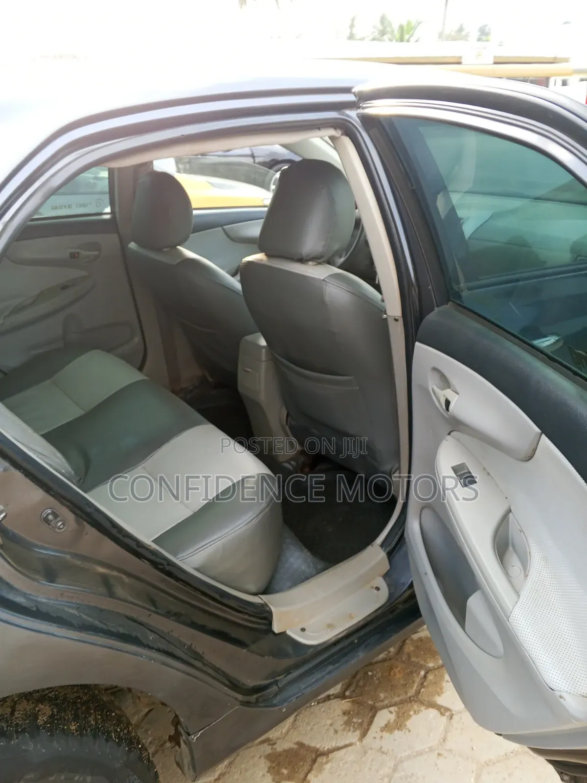 Toyota Corolla 2010 Gray
