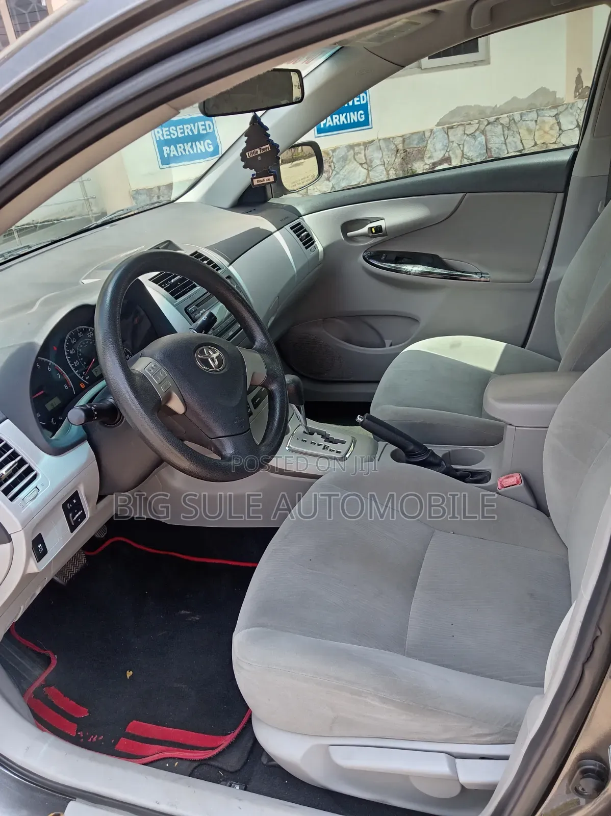 Toyota Corolla LE 4dr Sedan (1.8L 4cyl 4A) 2012 Gray