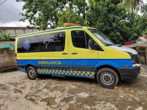 Volkswagen Transporter 2014 Yellow