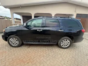 Toyota Sequoia SR5 4dr SUV 4WD (5.7L 8cyl 6A) 2012 Black