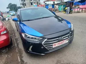 Hyundai Elantra Limited Sedan FWD (2.0L 4cyl 6A) 2017 Blue