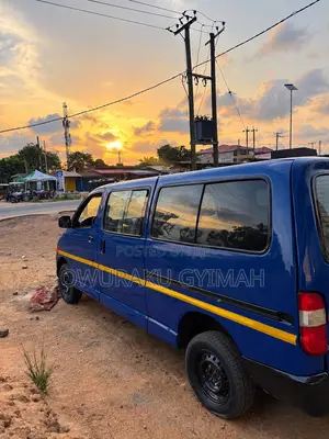 Toyota HiAce 2008 Blue