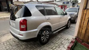 SsangYong Rexton 2016 Silver