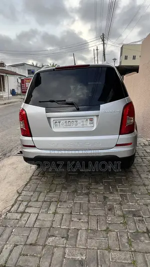 SsangYong Rexton 2016 Silver