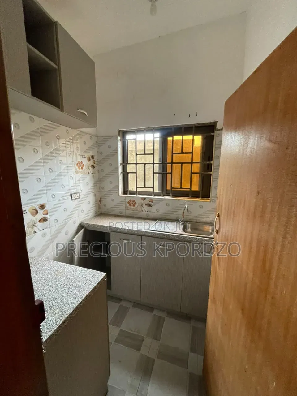 1bdrm Room & Parlour in Forster Home Last, Frafraha for rent