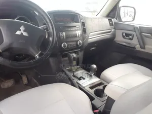 Mitsubishi Pajero 2013 Gray