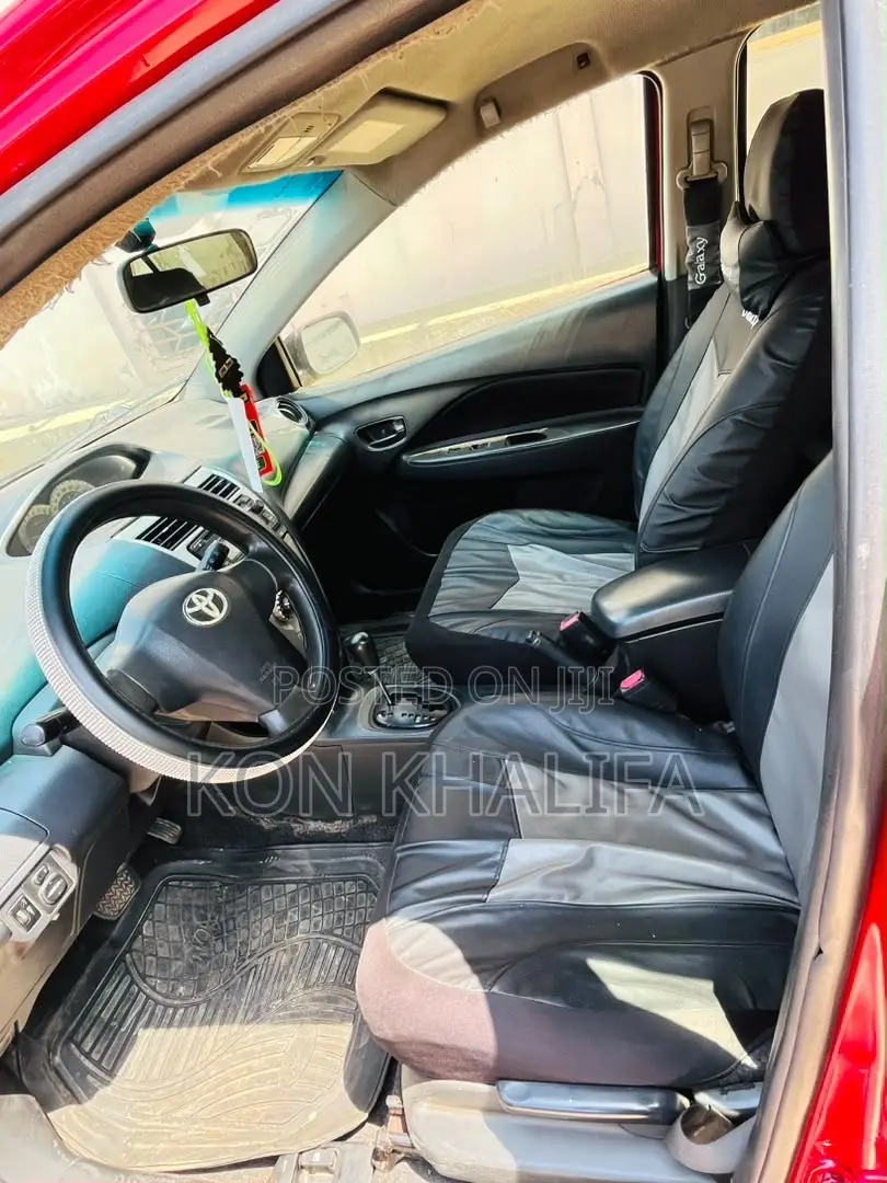 Toyota Yaris 2010 Red