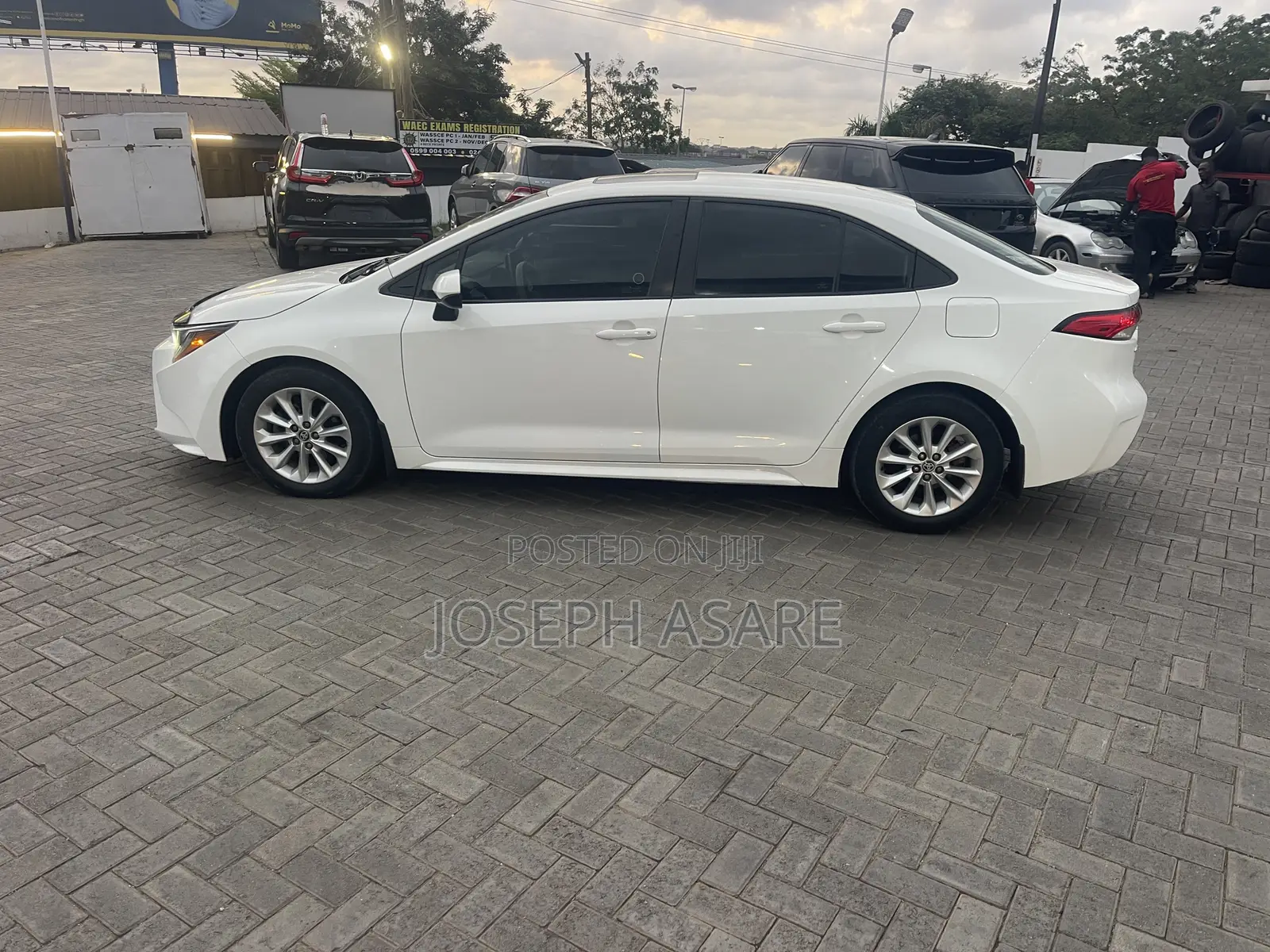 Toyota Corolla LE 2020 White