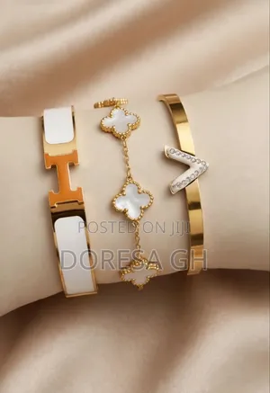 Bangle and Bracelet Set With Gift Case for Ladies