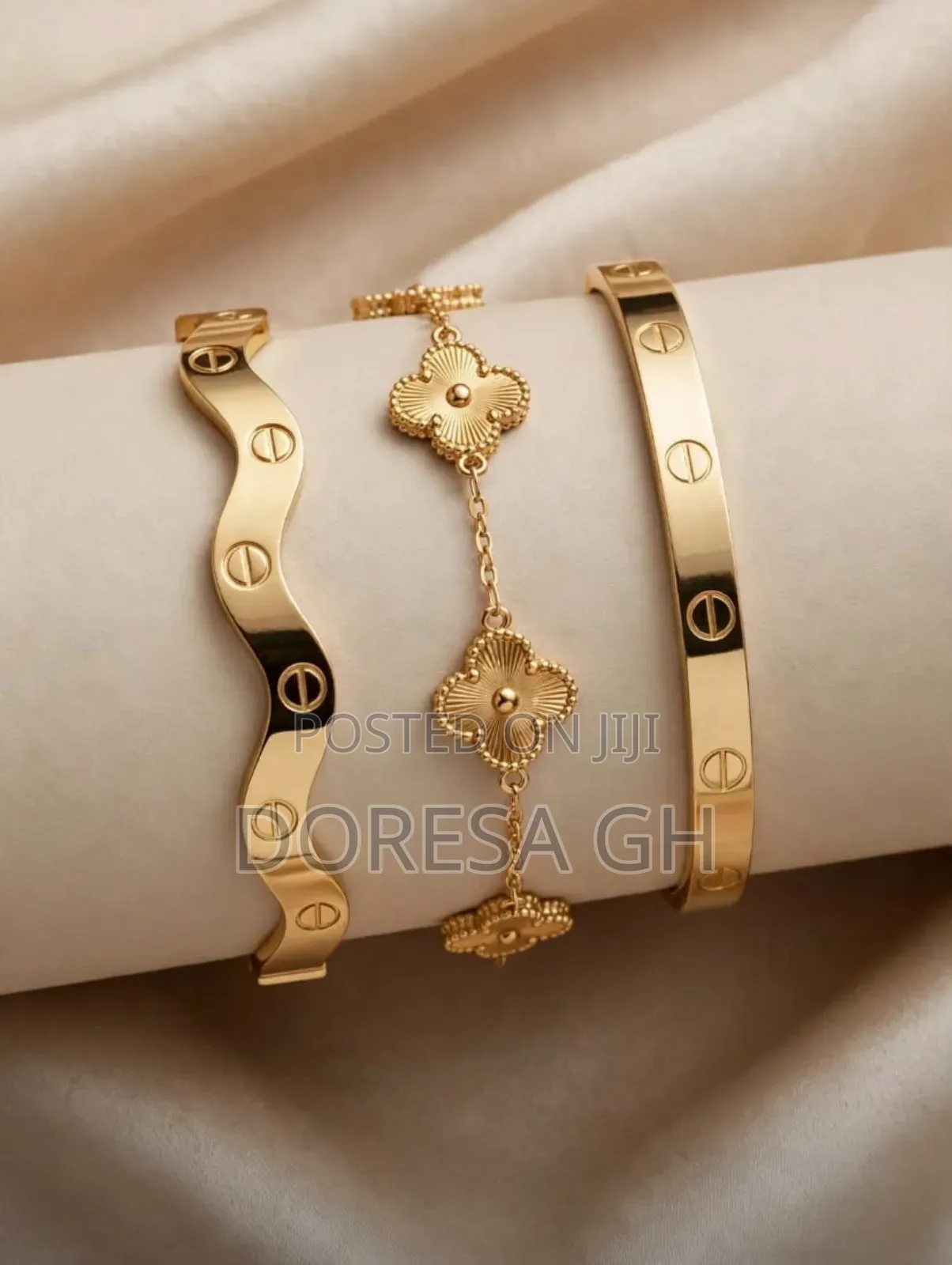 Bangle and Bracelet Set With Gift Case for Ladies
