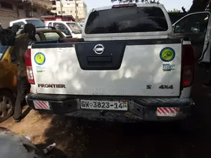 Nissan Frontier 2008 Gray