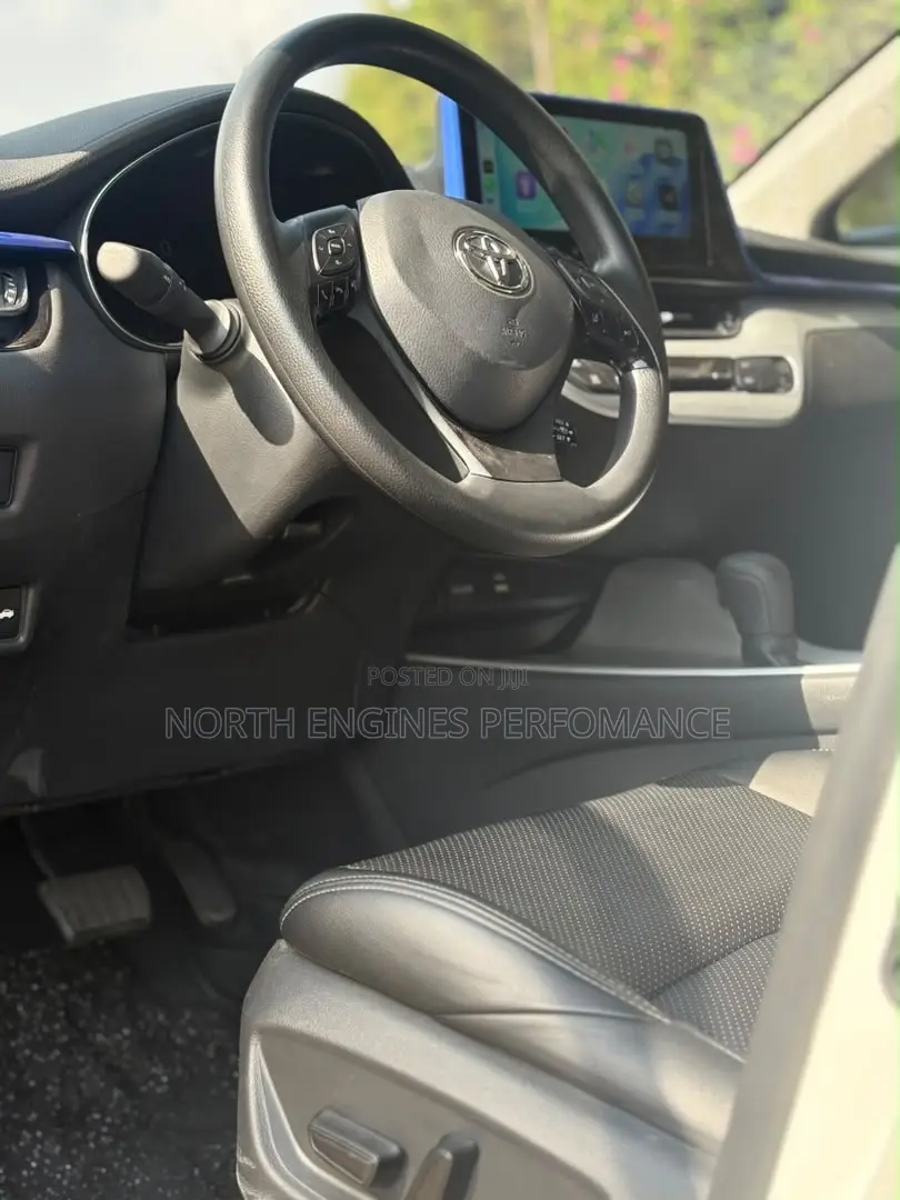 Toyota C-HR 2023 White