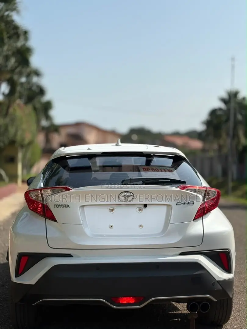 Toyota C-HR 2023 White