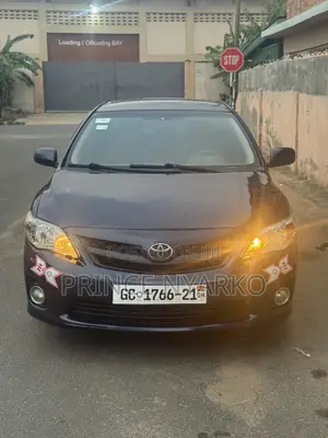 Toyota Corolla LE 4dr Sedan (1.8L 4cyl 4A) 2013 Blue