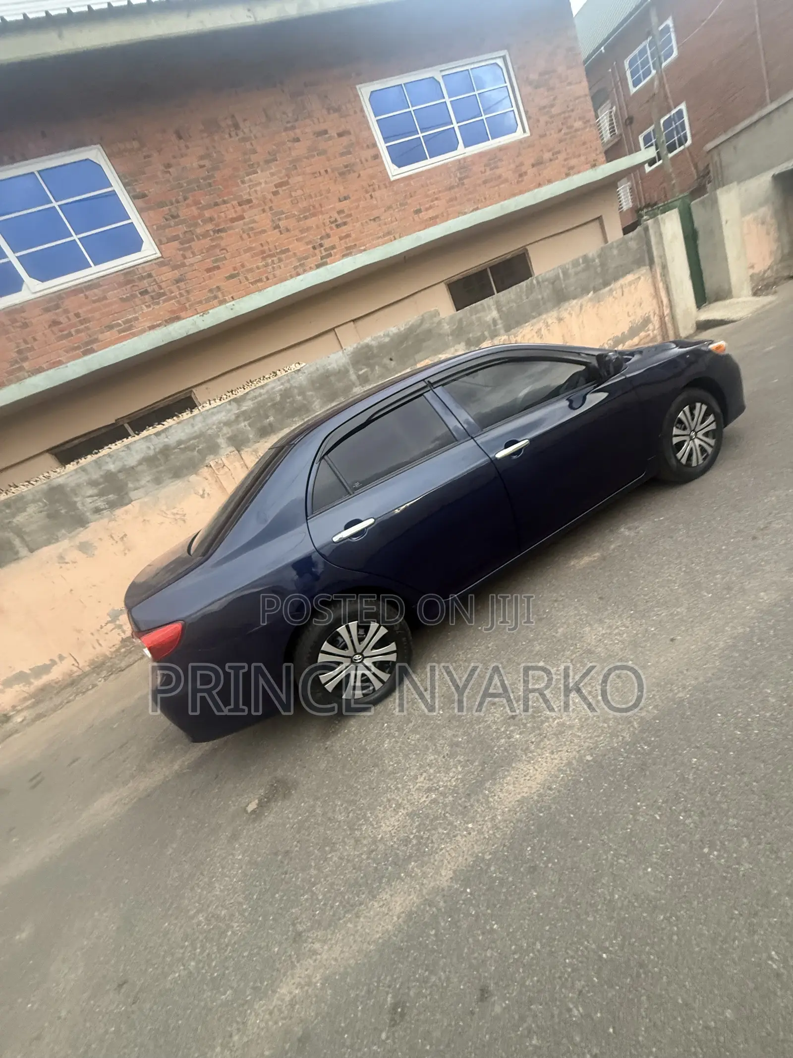 Toyota Corolla LE 4dr Sedan (1.8L 4cyl 4A) 2013 Blue