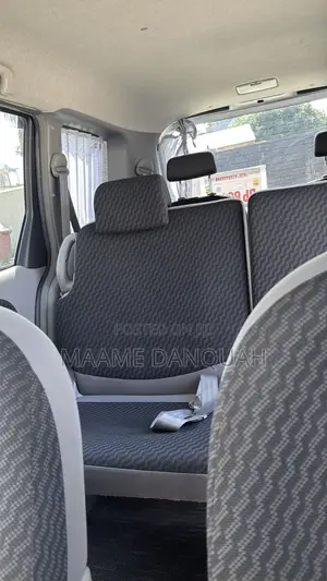 Toyota Sienna CE 7 Passenger 2010 Silver