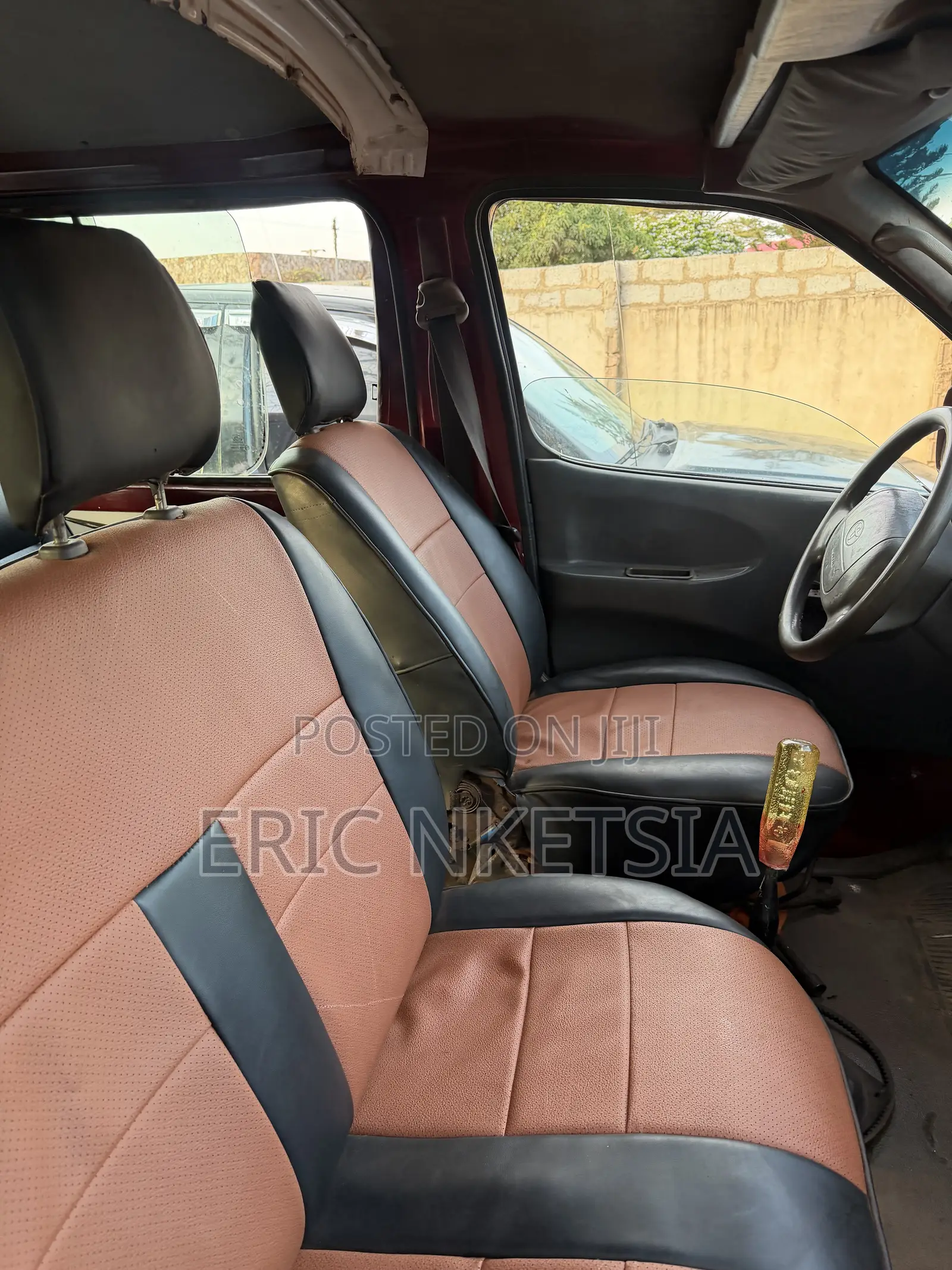 Toyota HiAce 2005 Red