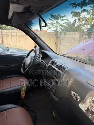 Toyota HiAce 2005 Red