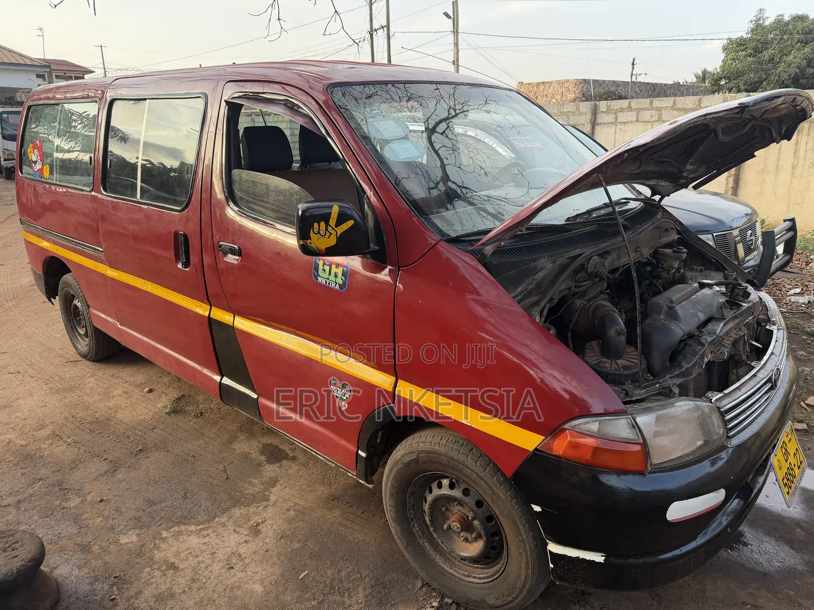 Toyota HiAce 2005 Red