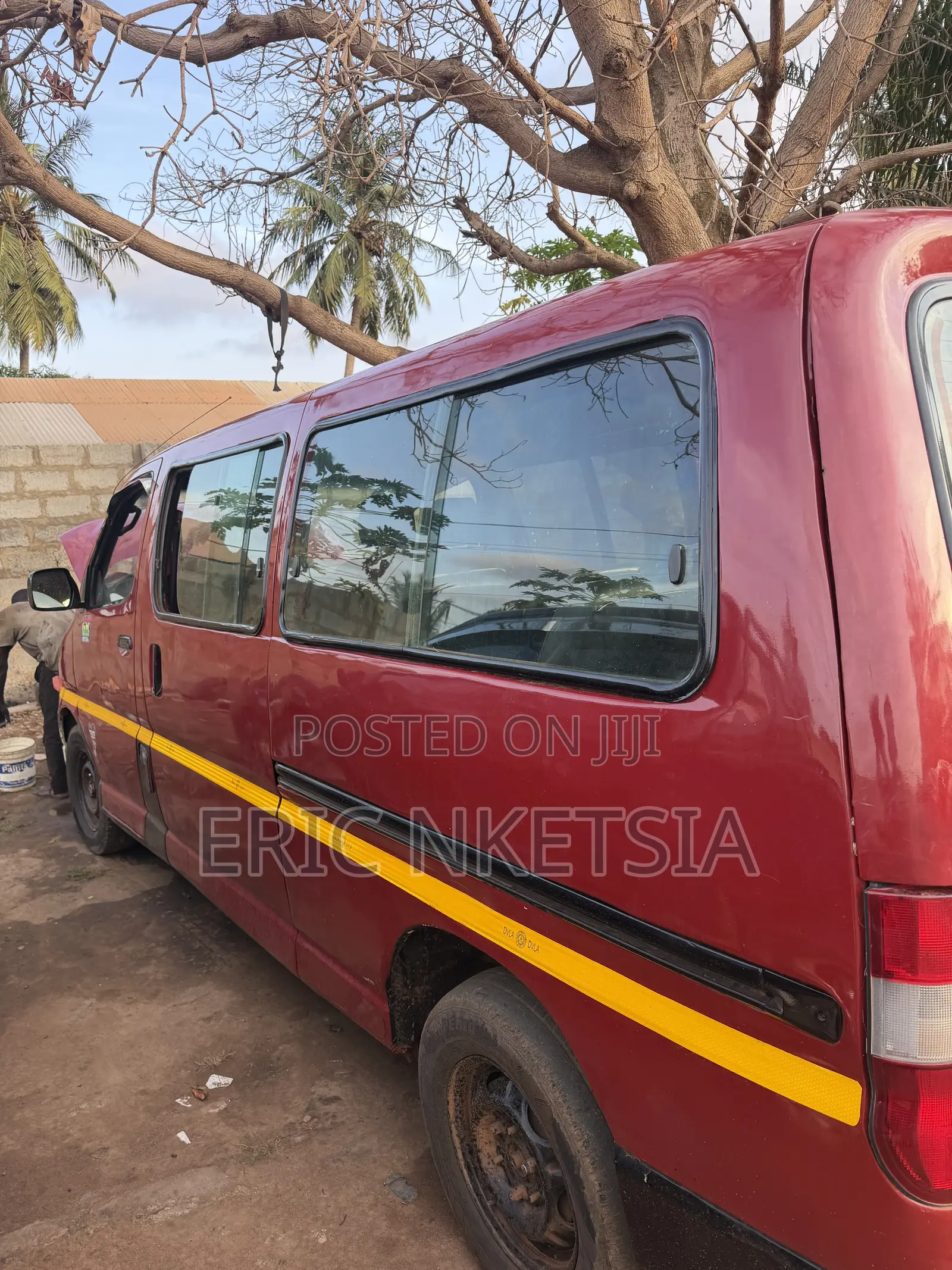 Toyota HiAce 2005 Red