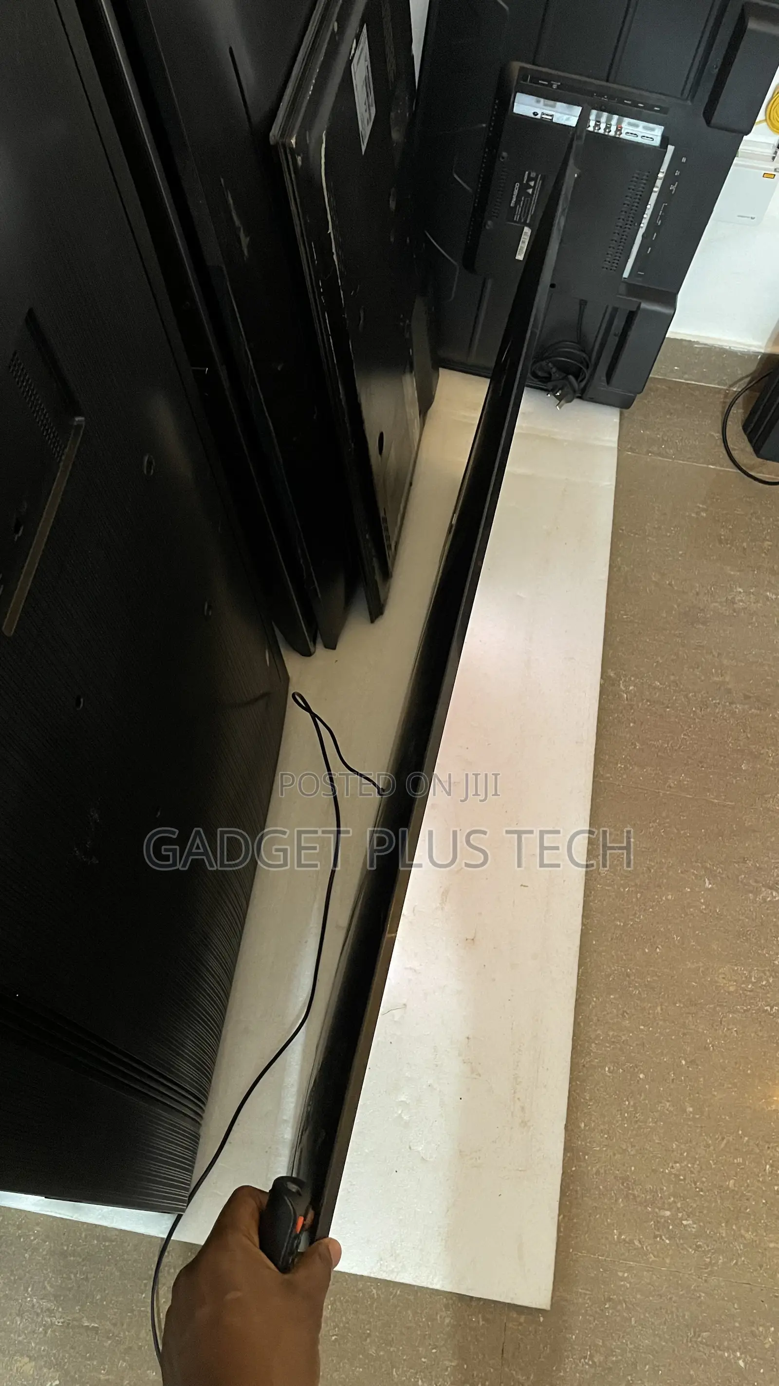 2022/23 50” Samsung QLED 4K UHD Smart TV (Airslim)