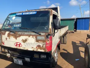 Kia Mighty 1