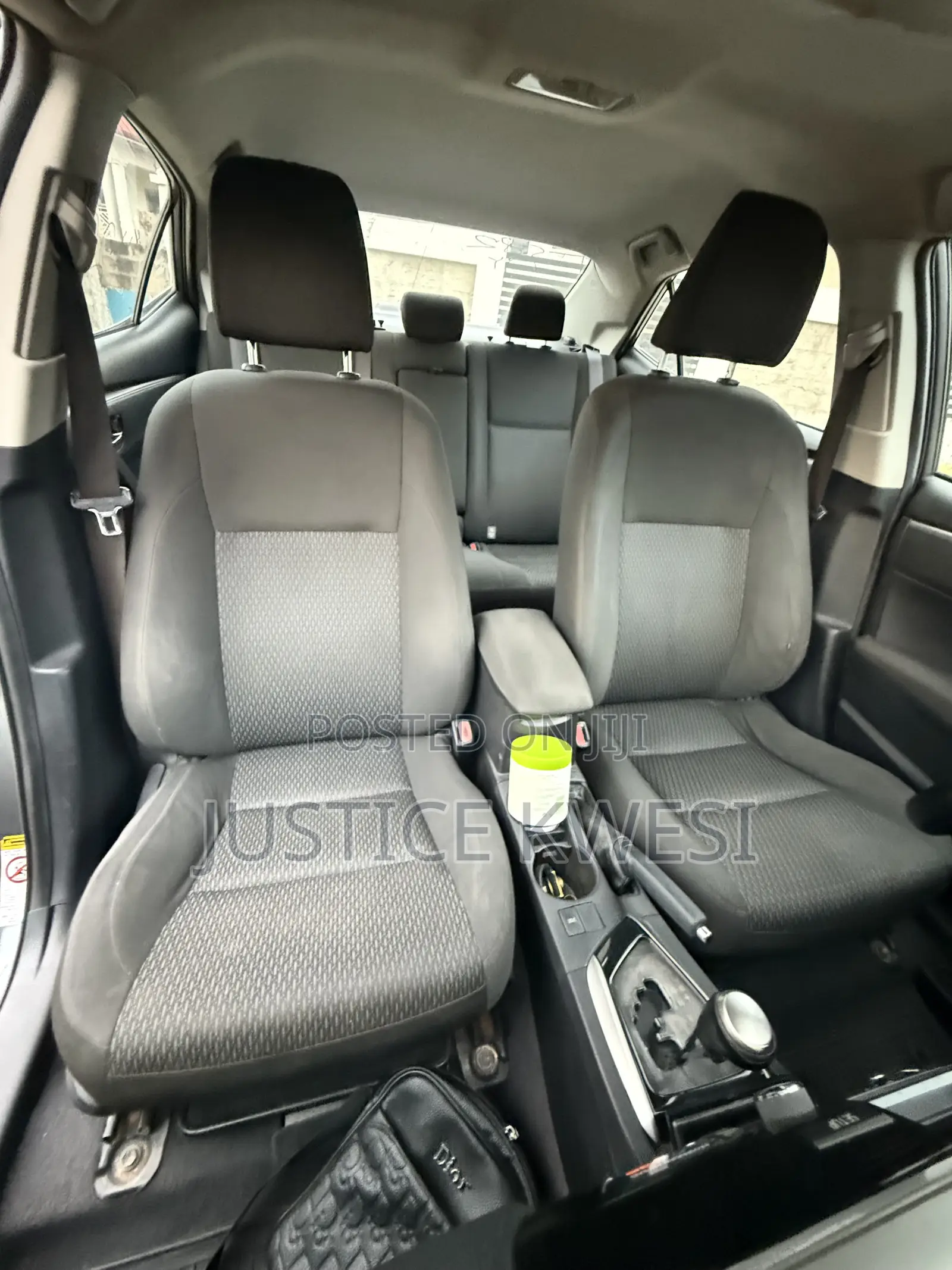 Toyota Corolla LE 4dr Sedan (1.8L 4cyl CVT) 2015 Gray