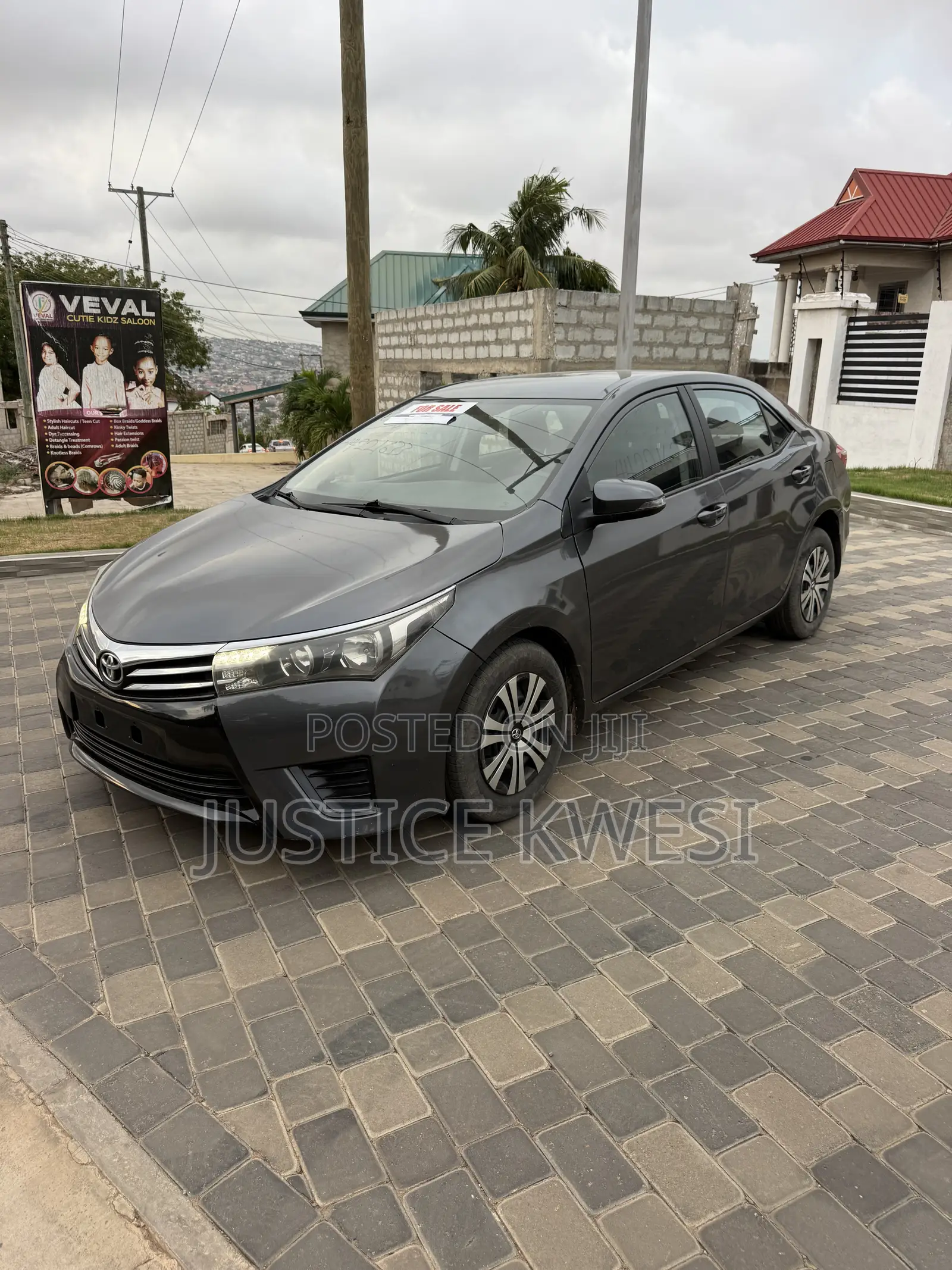 Toyota Corolla LE 4dr Sedan (1.8L 4cyl CVT) 2015 Gray