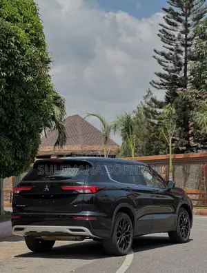 Mitsubishi Outlander 2023 Black