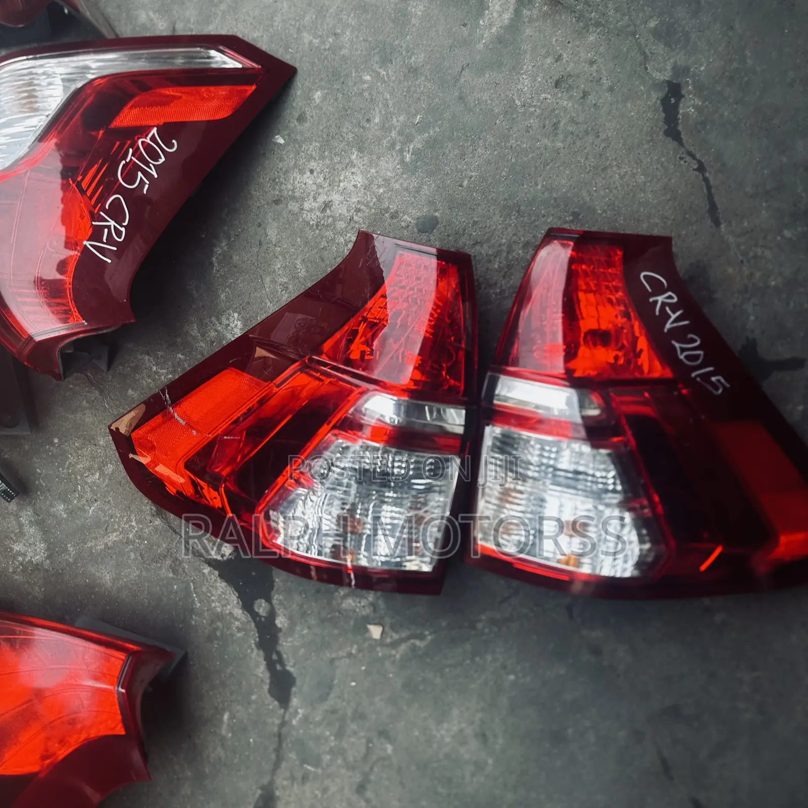 Honda CR-V 2016 Taillight Pair