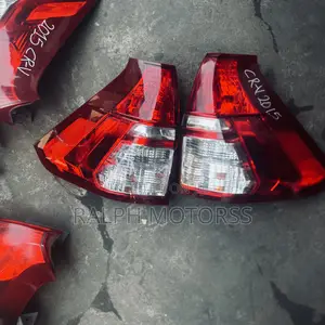 Honda CR-V 2016 Taillight Pair