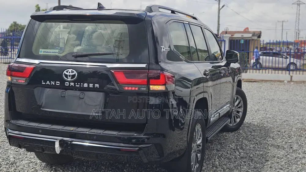 Toyota Land Cruiser 2024 Black