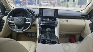 Toyota Land Cruiser 2024 Black