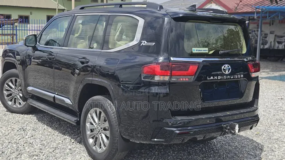 Toyota Land Cruiser 2024 Black