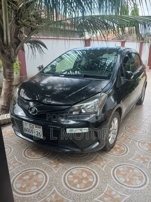 Toyota Vitz 1.3 AWD 5dr 2016 Black