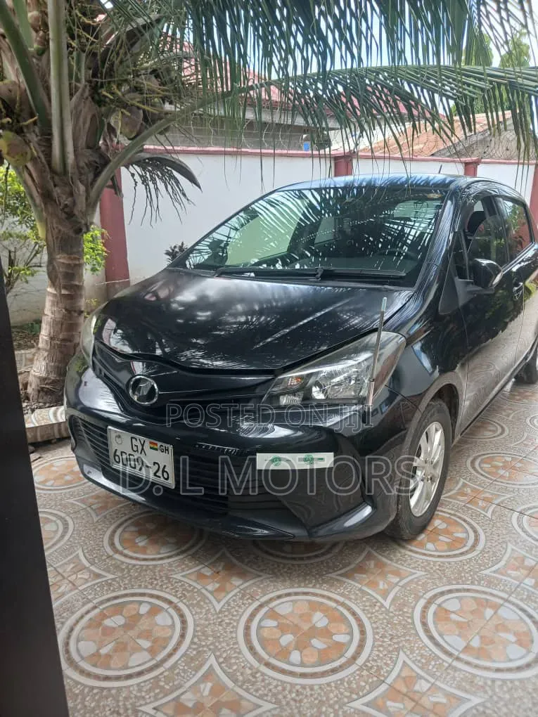 Toyota Vitz 1.3 AWD 5dr 2016 Black