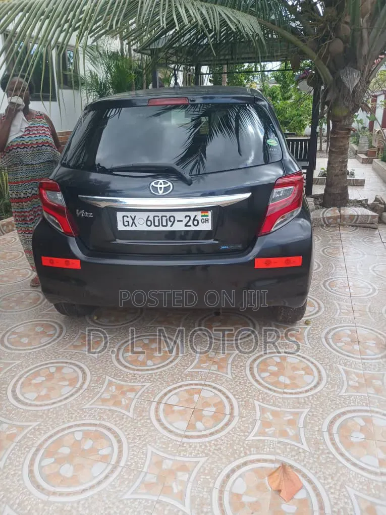 Toyota Vitz 1.3 AWD 5dr 2016 Black