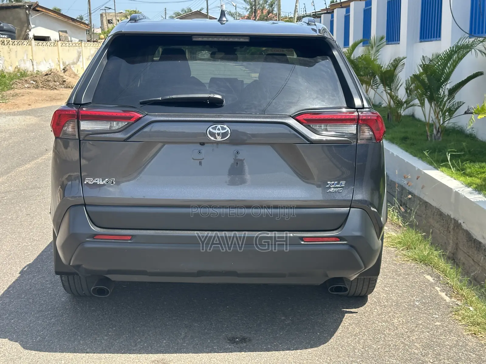 Toyota RAV4 XLE AWD 2020 Gray