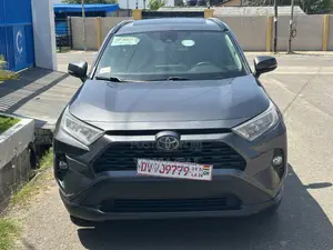 Toyota RAV4 XLE AWD 2020 Gray