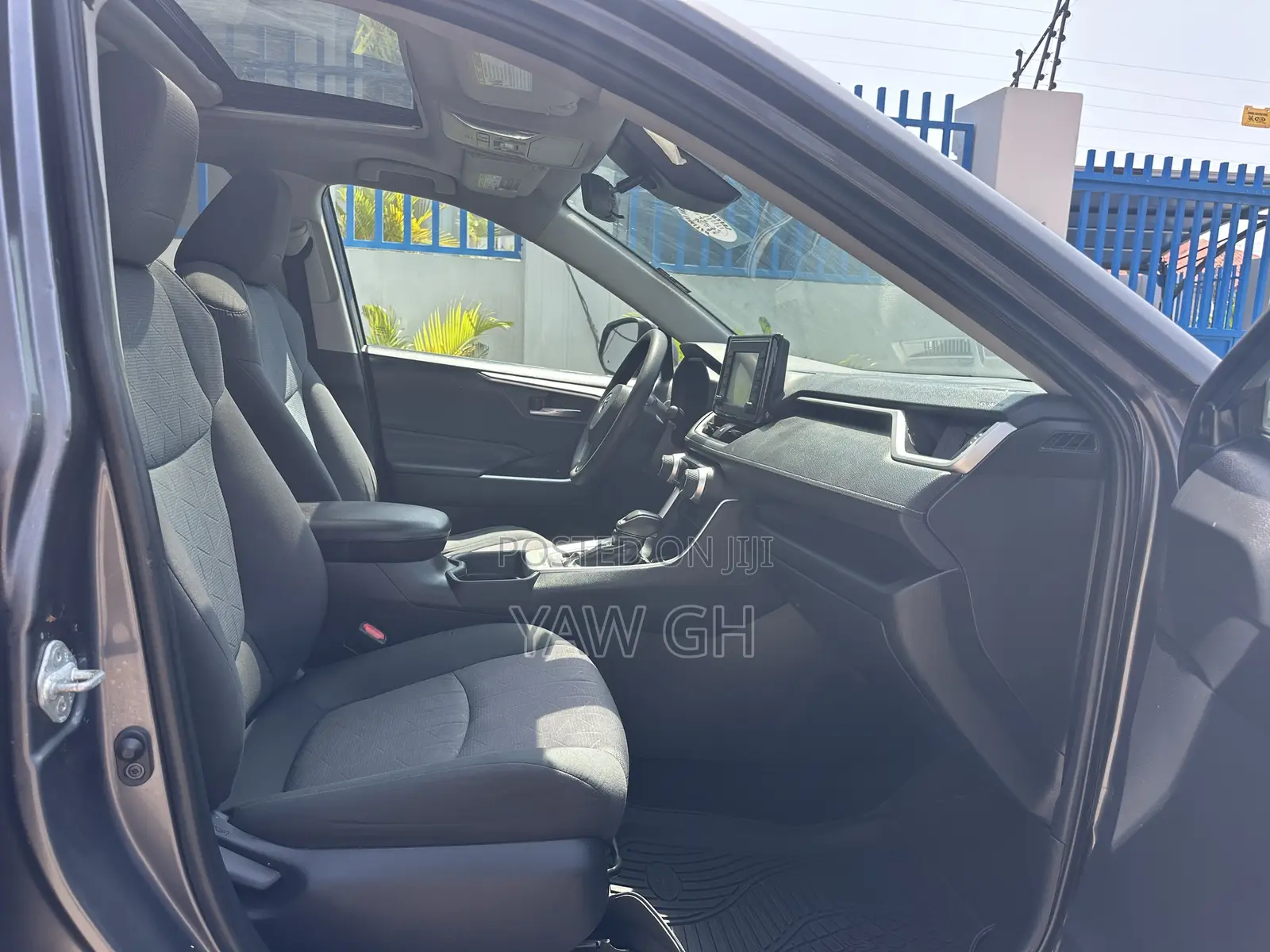 Toyota RAV4 XLE AWD 2020 Gray