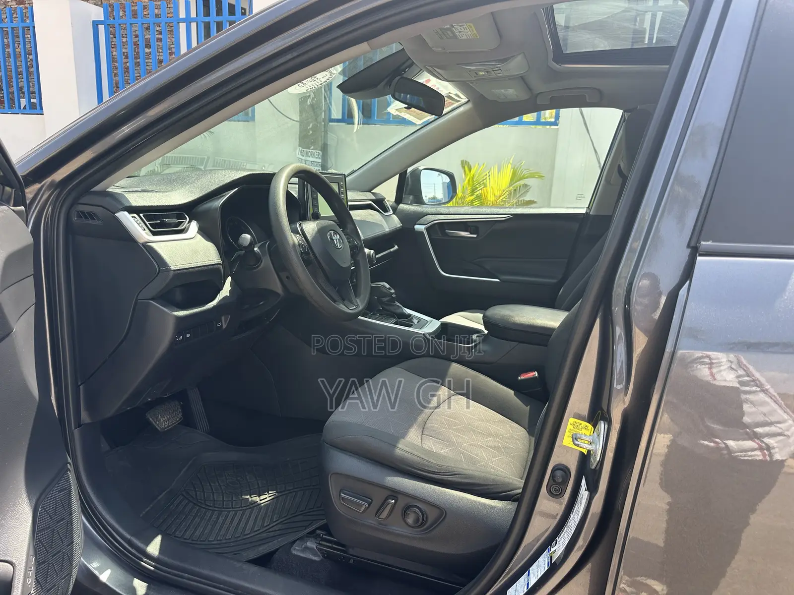 Toyota RAV4 XLE AWD 2020 Gray