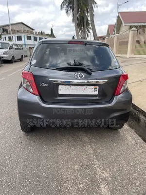 Toyota Vitz 2013 Gray
