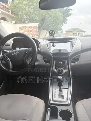 Hyundai Elantra 2012 White