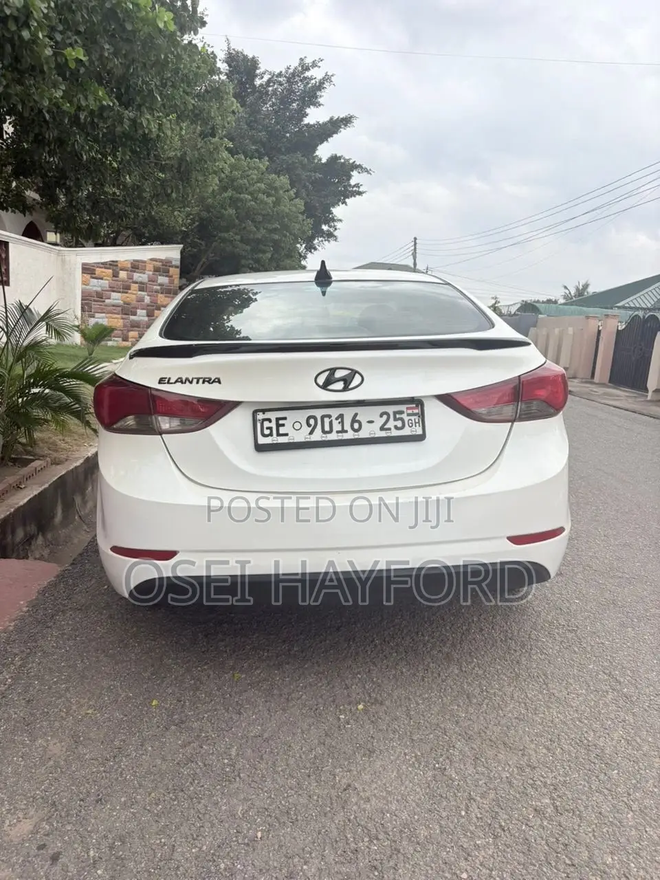 Hyundai Elantra 2012 White